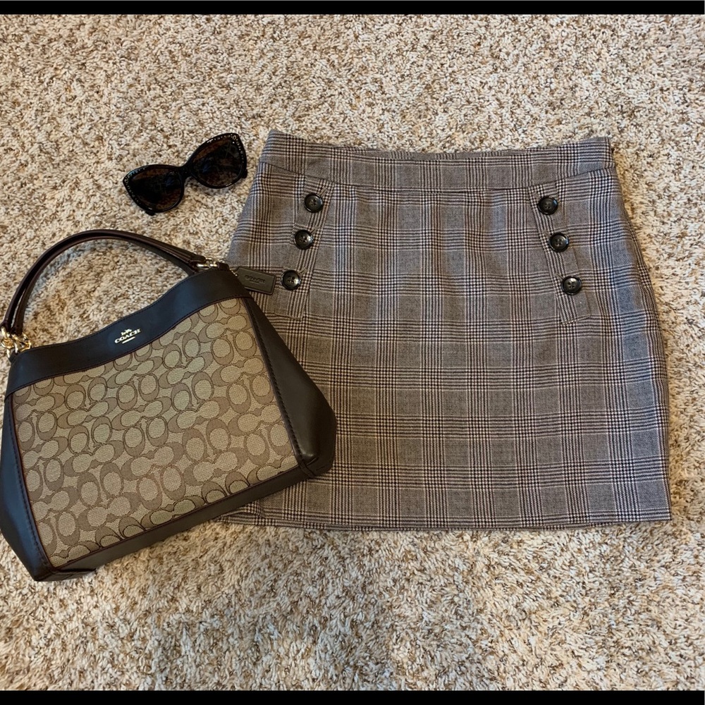 ✨Super Cute Ladies Banana Republic Skirt✨